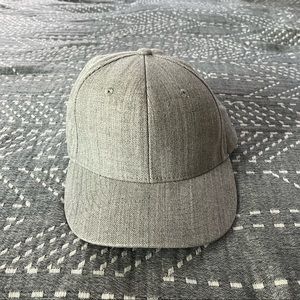 Decky SnapBack plain hat